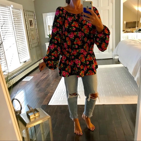 Betsey Johnson Tops - Betsey Johnson floral flutter top short XL